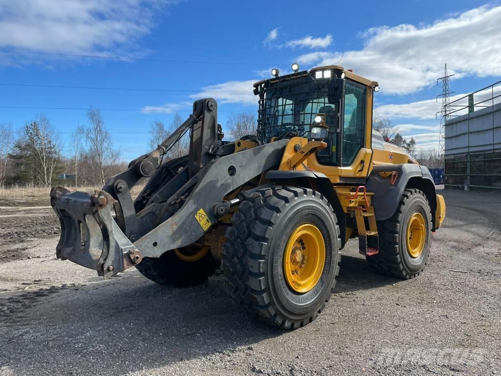 Volvo L 120 H Naudoti ratiniai krautuvai