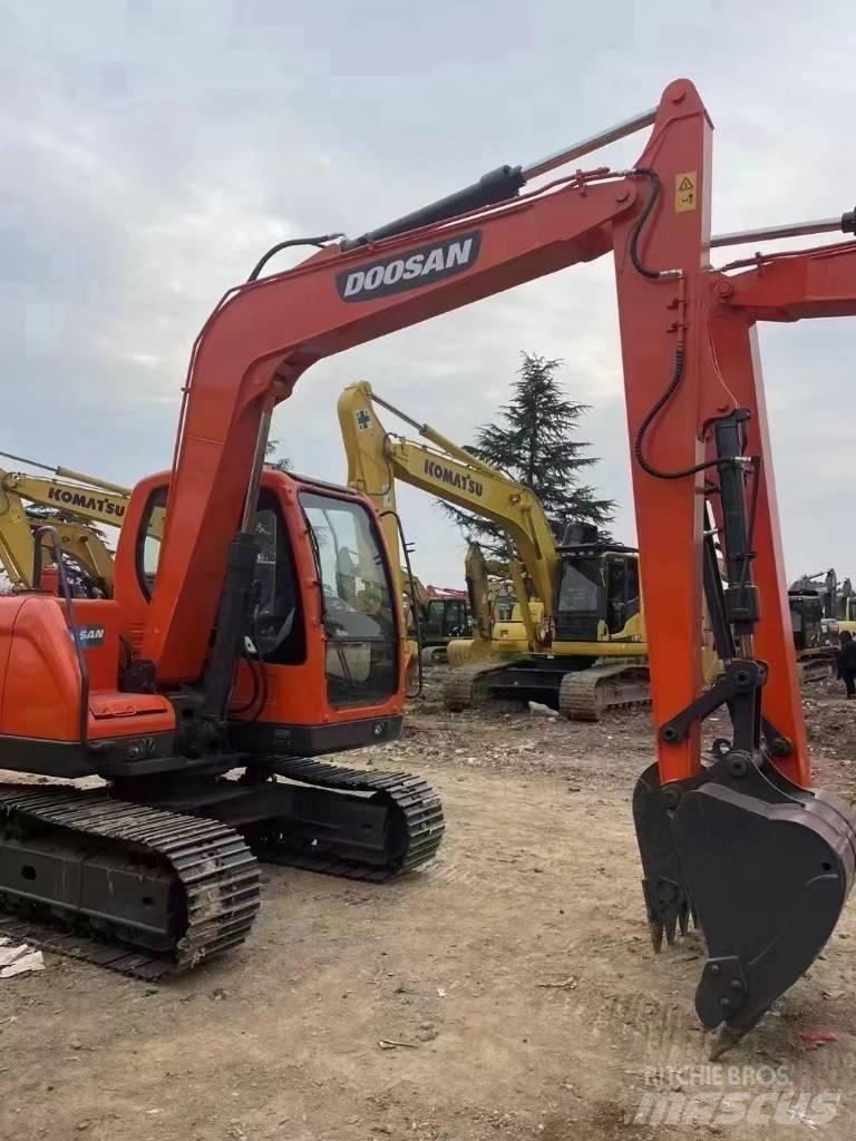 Doosan DX 80 Vidutinės galios ekskavatoriai 7-12 t