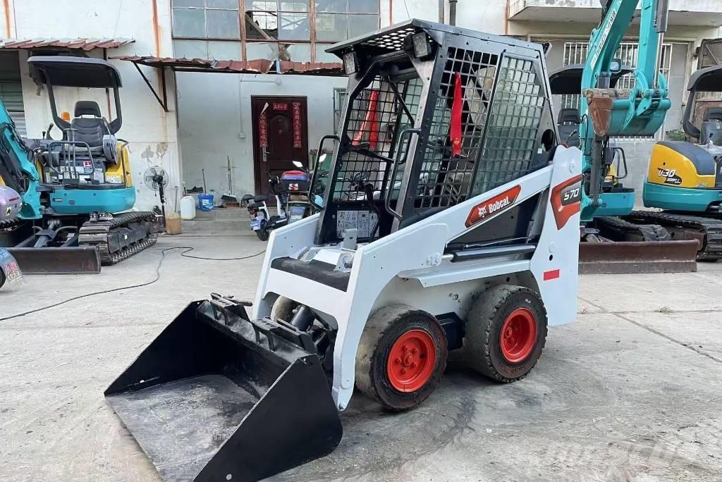 Bobcat S 70 Krautuvai su šoniniu pasukimu