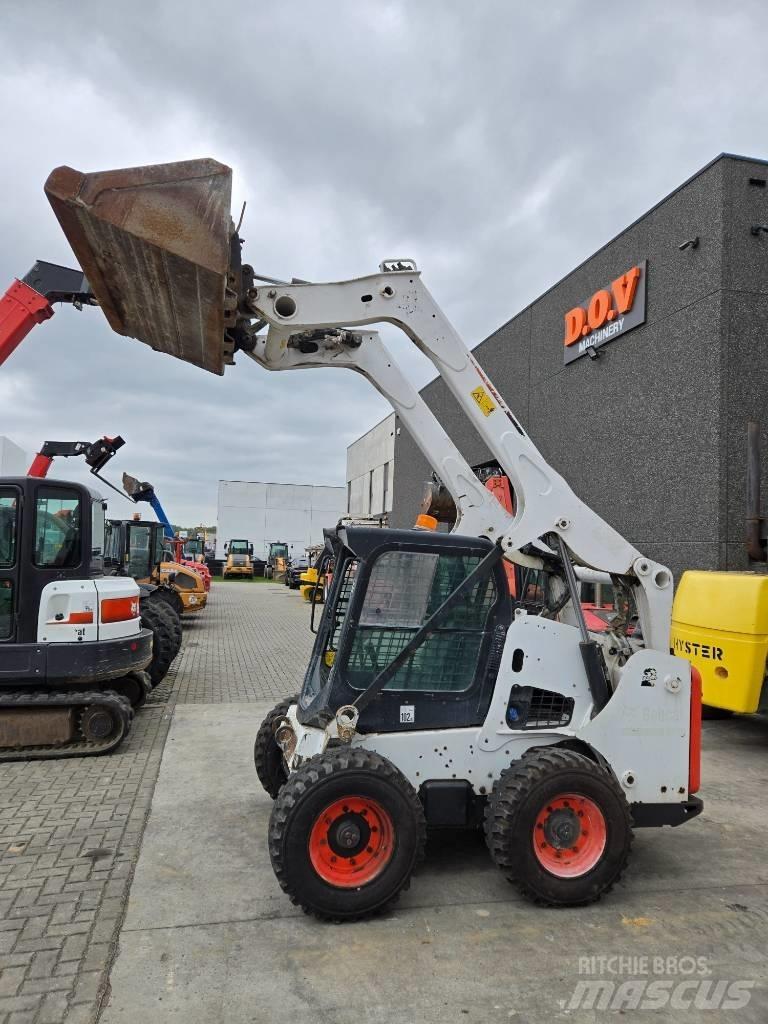 Bobcat S 770 Krautuvai su šoniniu pasukimu