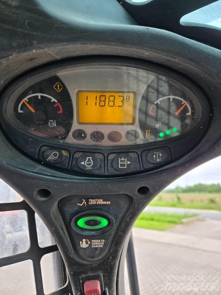 Bobcat S 770 Krautuvai su šoniniu pasukimu