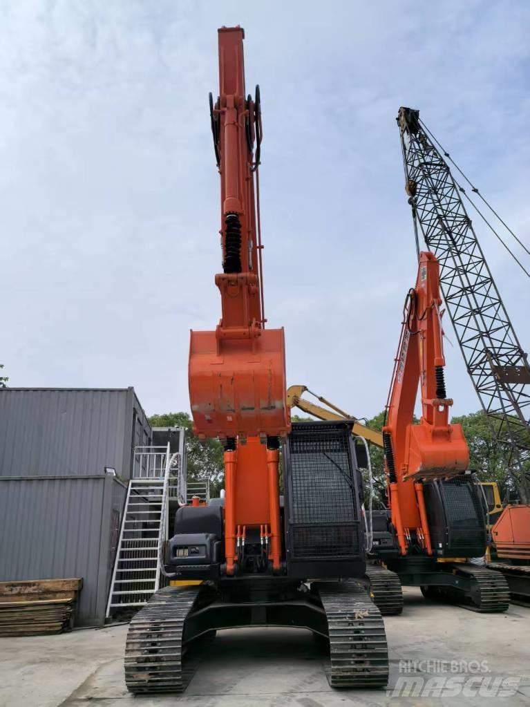 Hitachi ZX 200-3 G Vikšriniai ekskavatoriai