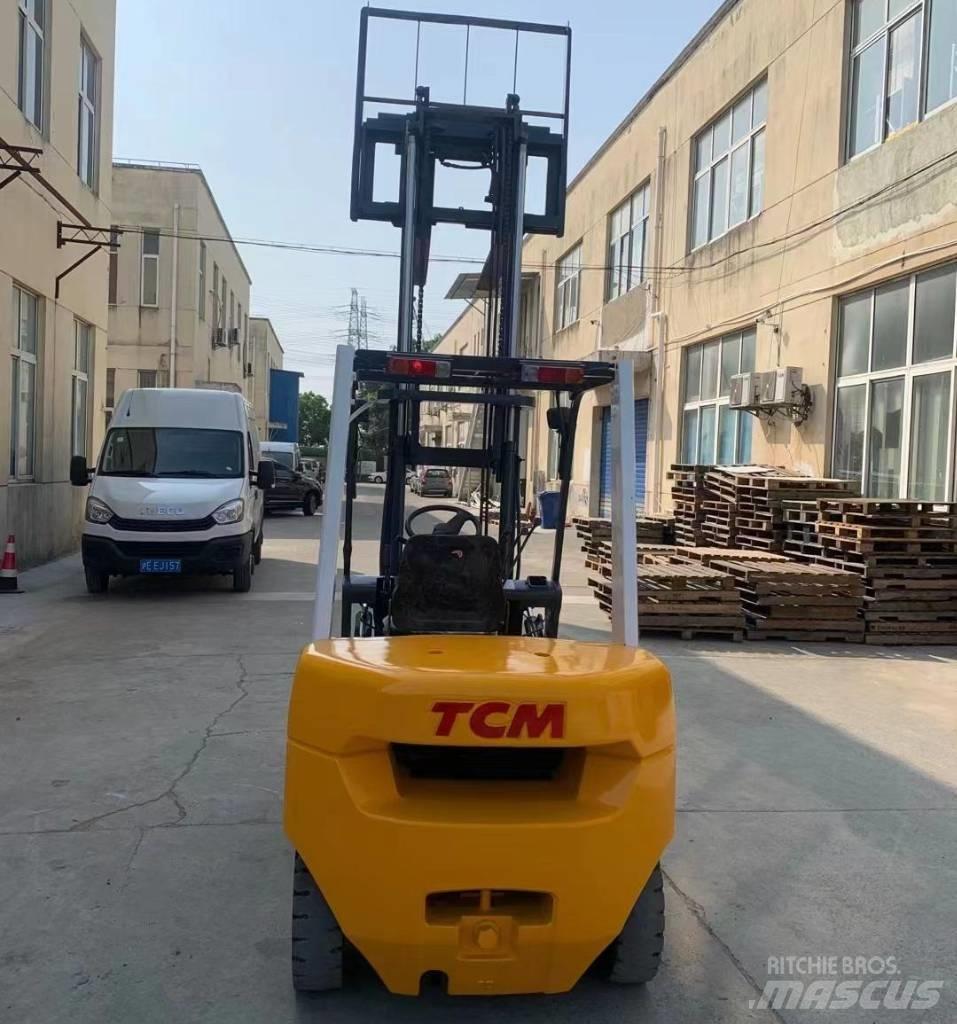 TCM FD 30 Dyzeliniai krautuvai