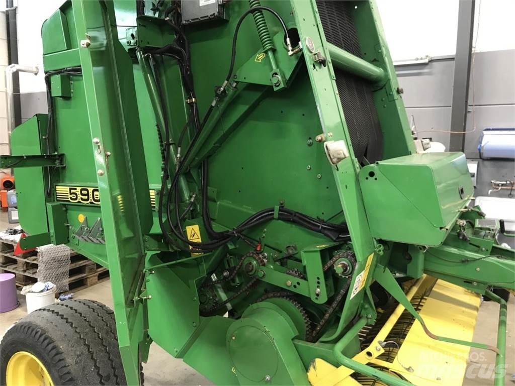 John Deere 590 Stačiakampių ryšulių presai