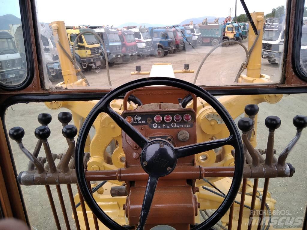 CAT 16 G Greideriai
