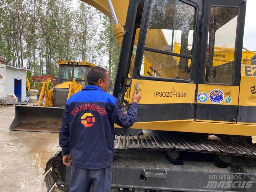 CAT E 200 B Vikšriniai ekskavatoriai