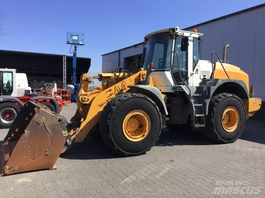 Liebherr L 544 Naudoti ratiniai krautuvai