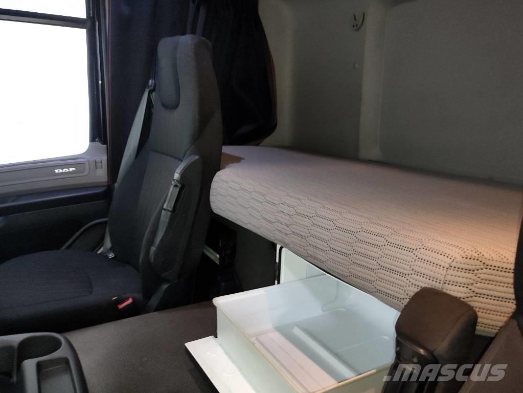DAF CF 370 FA Priekabos su tentu