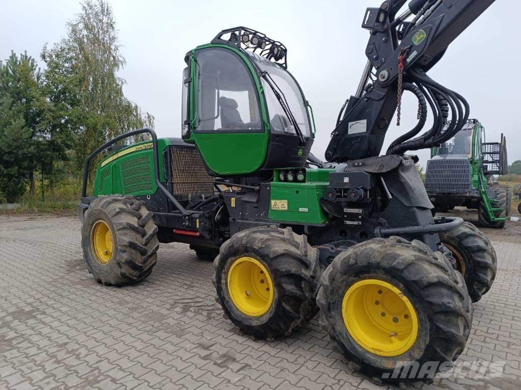 John Deere 1070 E Miško technika (Harvesteriai)