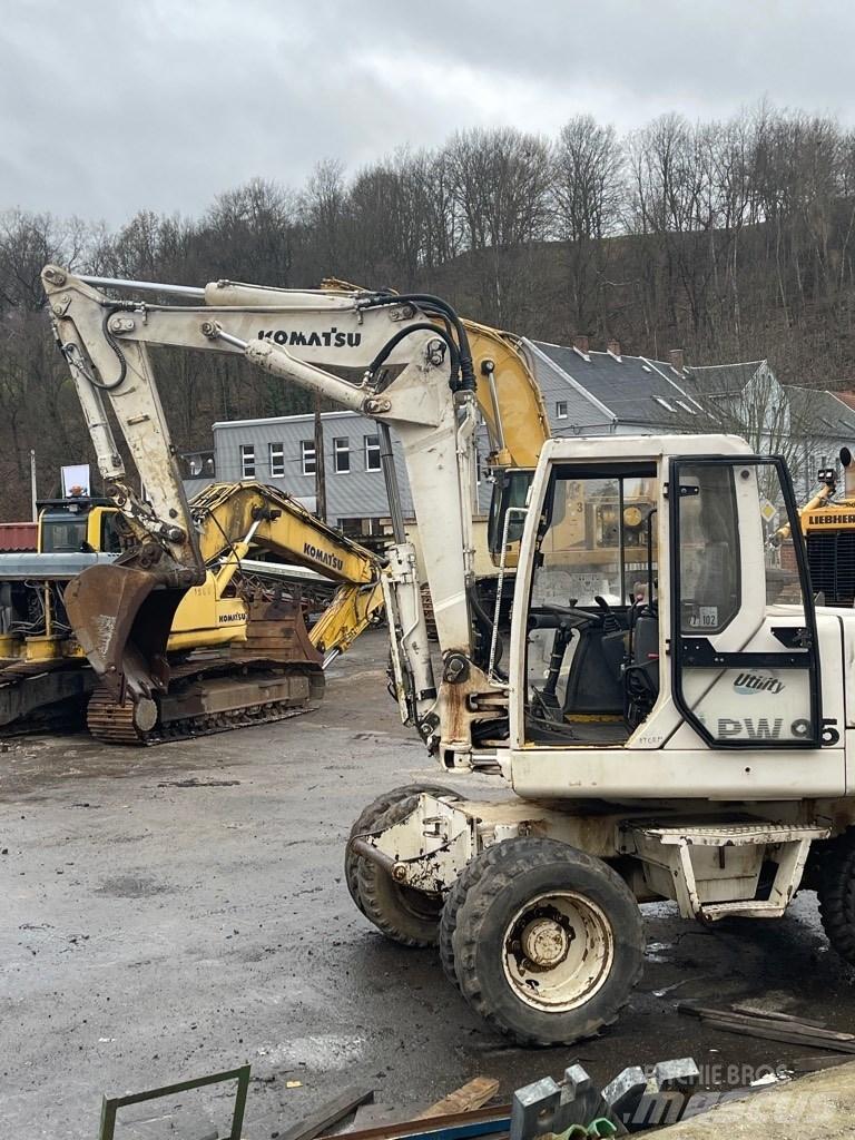 Komatsu PW 95 Ratiniai ekskavatoriai