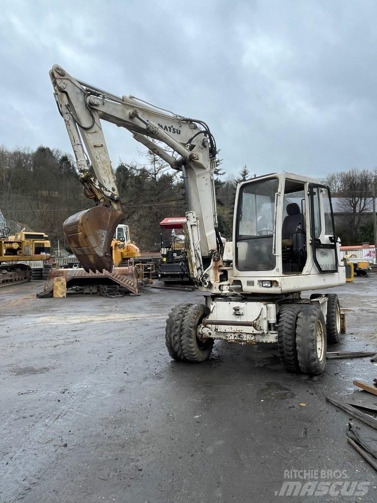 Komatsu PW 95 Ratiniai ekskavatoriai