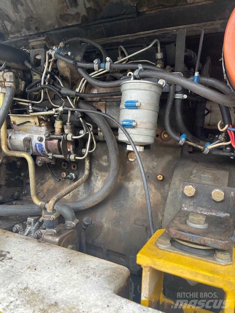 Komatsu PW 95 Ratiniai ekskavatoriai