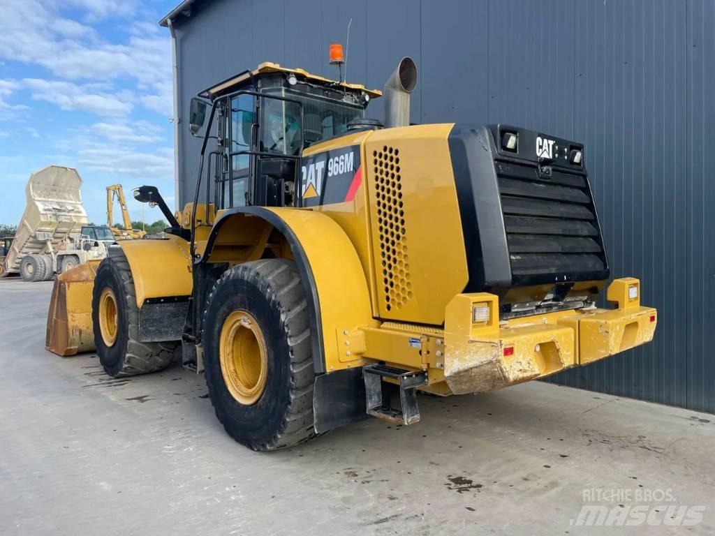CAT 966M Naudoti ratiniai krautuvai