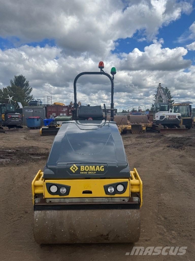 Bomag 120 Porinių būgnų volai