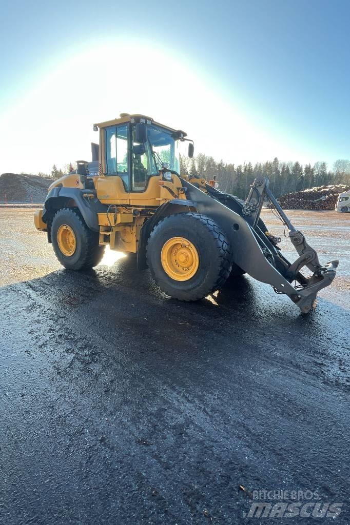 Volvo L 120 H Naudoti ratiniai krautuvai