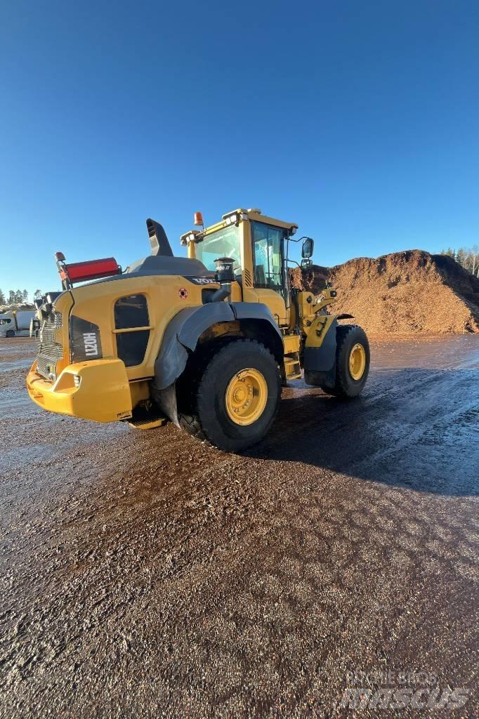 Volvo L 120 H Naudoti ratiniai krautuvai