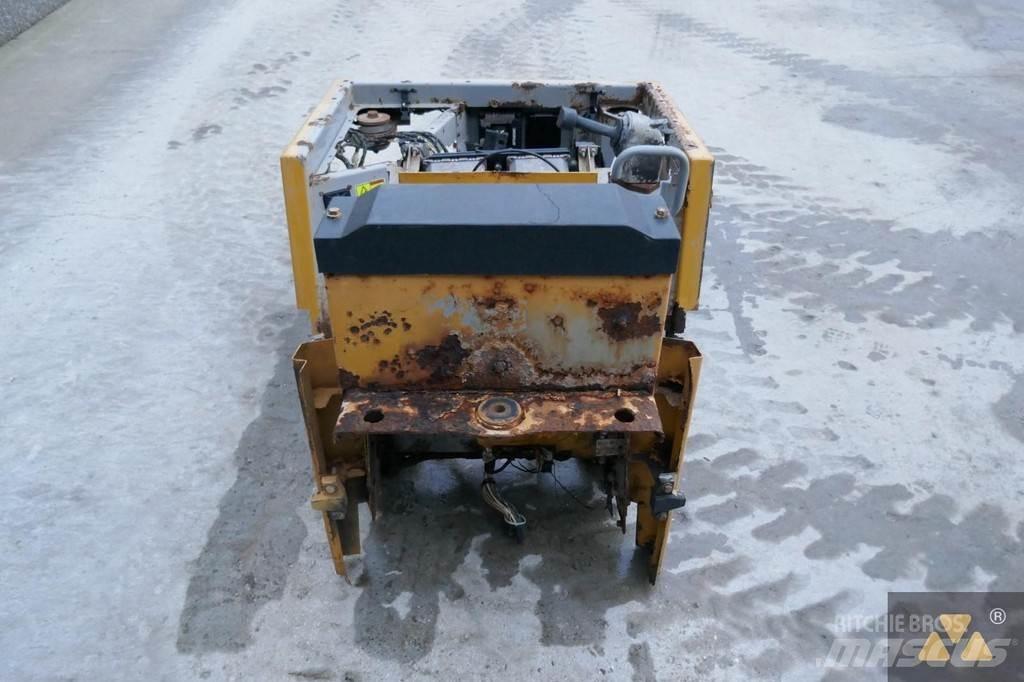CAT 220-2800 Kabinos ir salonai