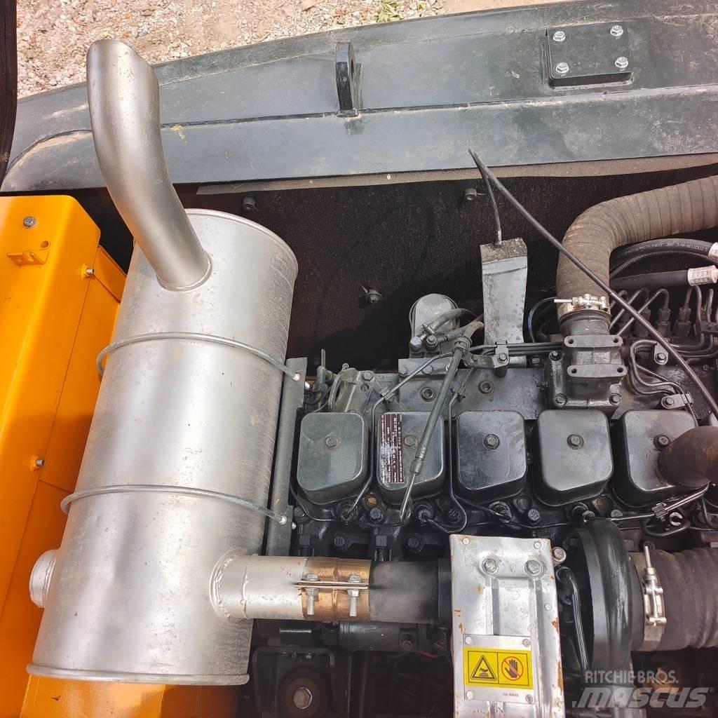 Hyundai 220LC-9 Vikšriniai ekskavatoriai