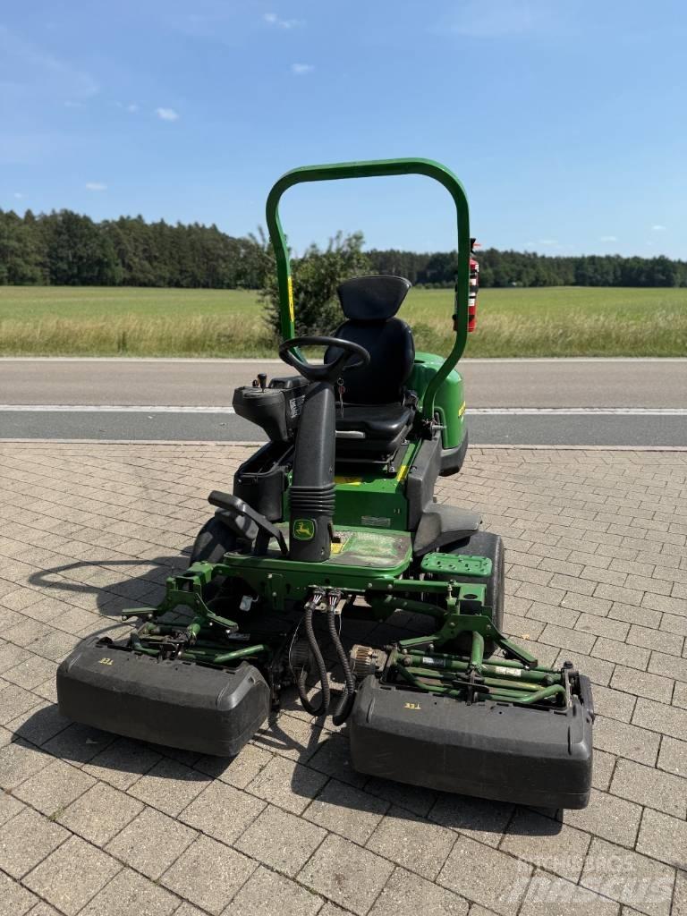 John Deere 2500 E Golfo laukų šienapjovės