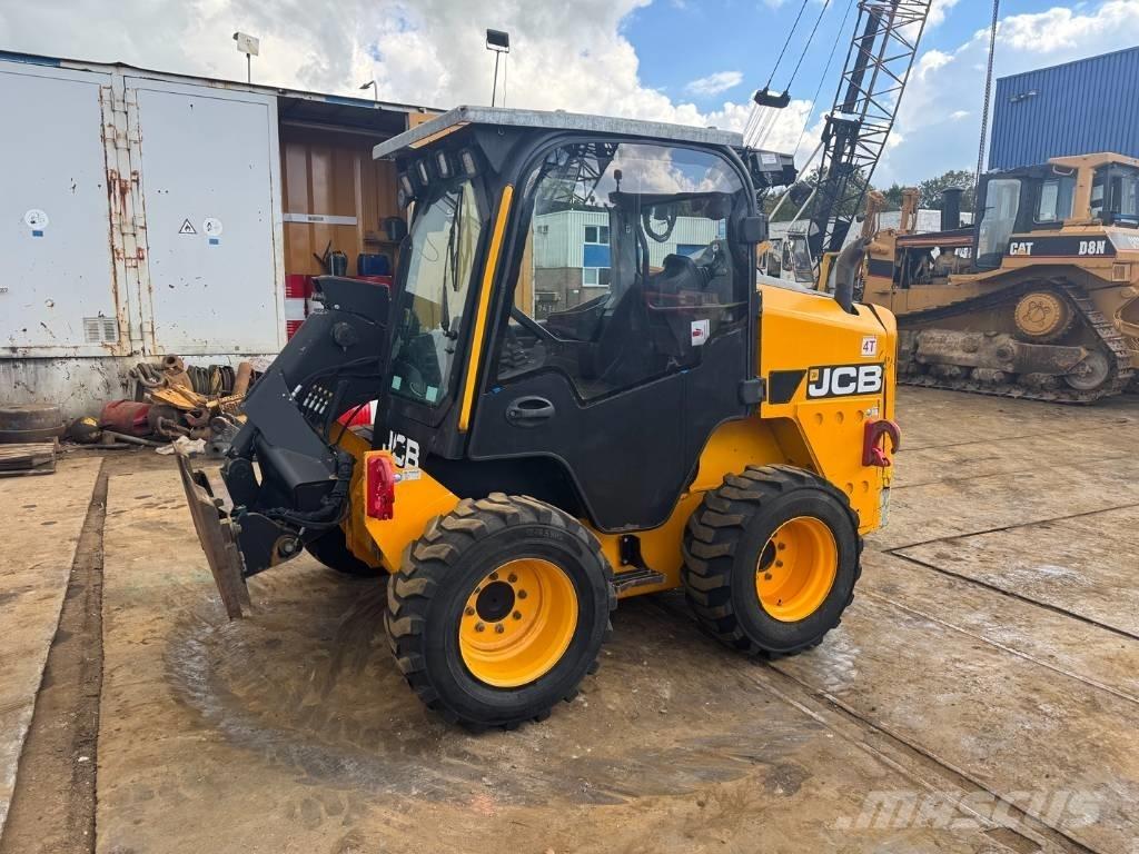 JCB 250t4 Krautuvai su šoniniu pasukimu