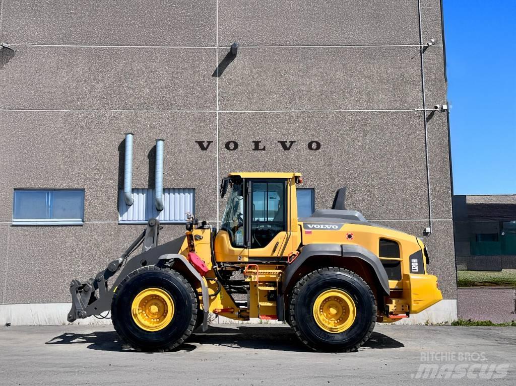 Volvo L 120 H Naudoti ratiniai krautuvai