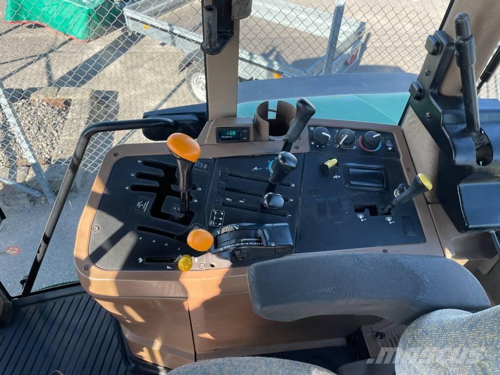 John Deere 7710 Traktoriai
