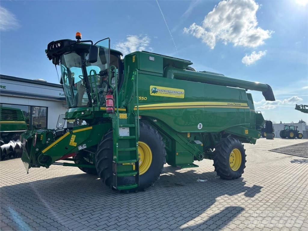 John Deere T550 Derliaus nuėmimo kombainai