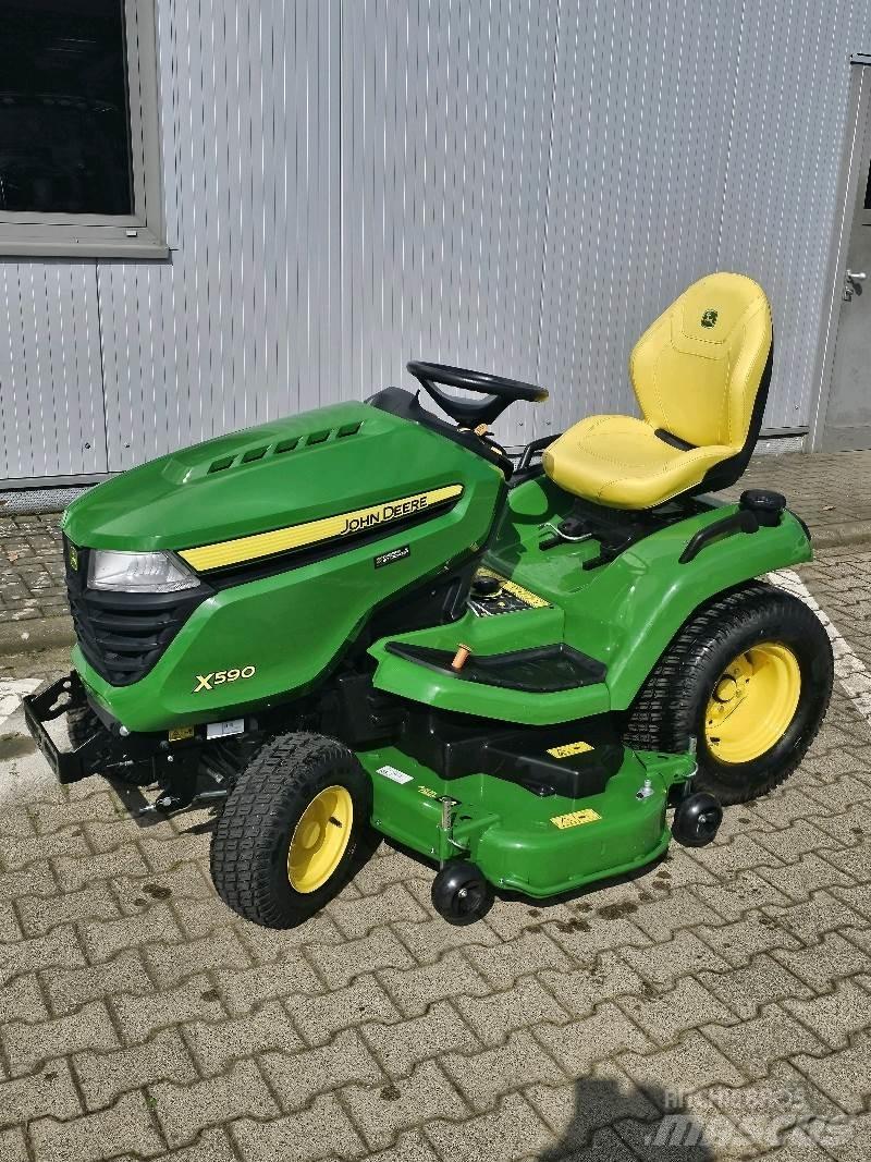 John Deere X590 Šienapjovės
