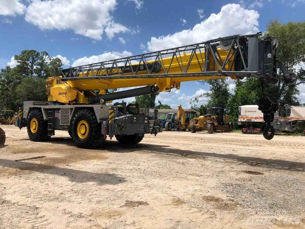 Grove RT 9130 E-2 Neapdoroto reljefo kranai