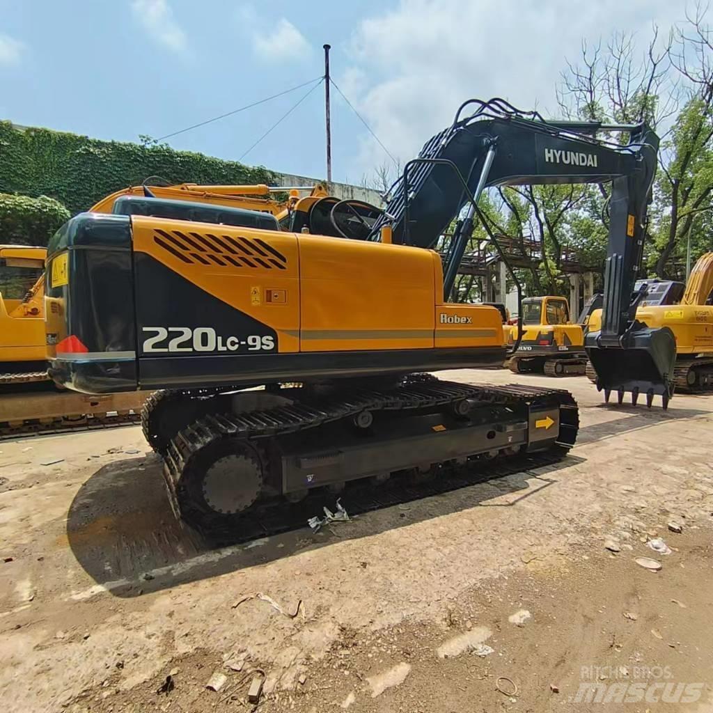 Hyundai 220-9s Vikšriniai ekskavatoriai