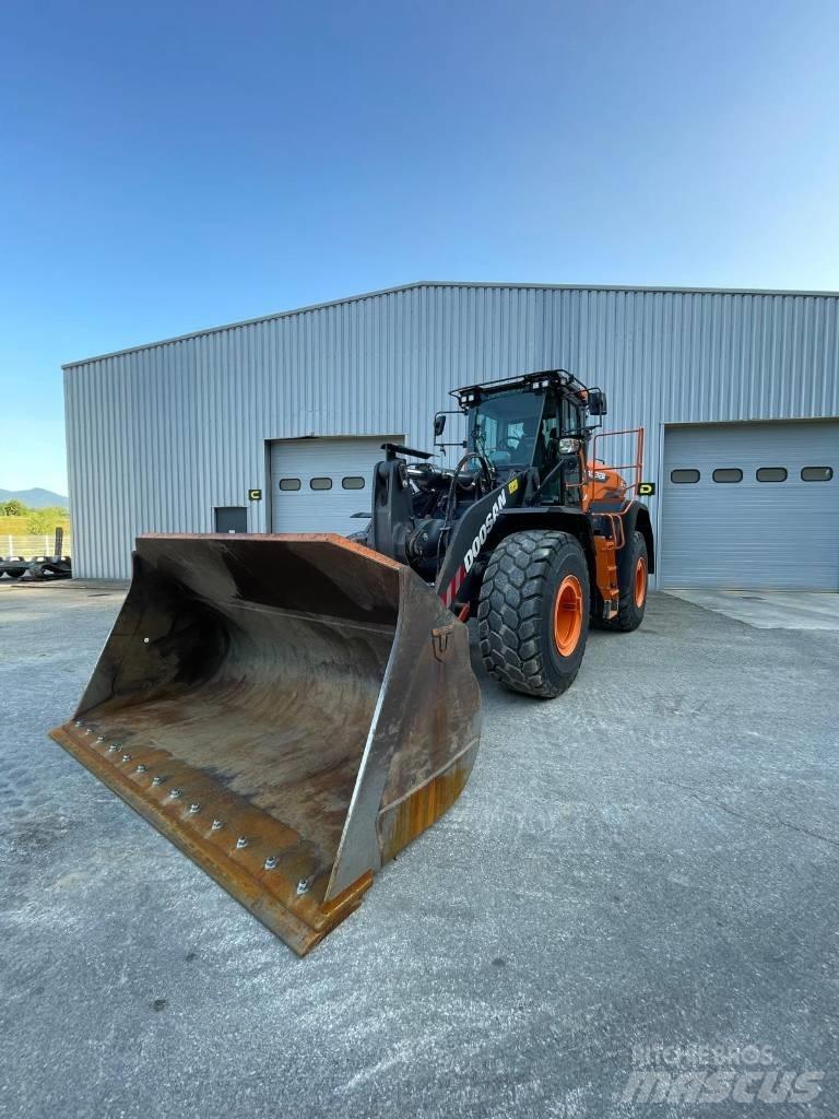 Doosan DL 320-7 Naudoti ratiniai krautuvai