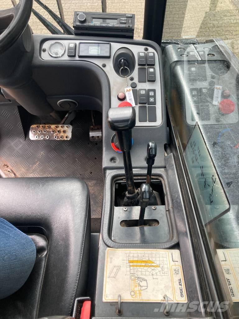 JCB TLT 35D 4x4 Teleskopiniai krautuvai