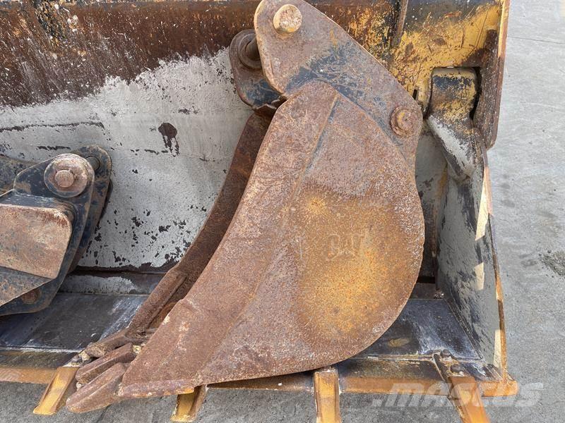 CAT 428 F Ekskavatoriniai krautuvai