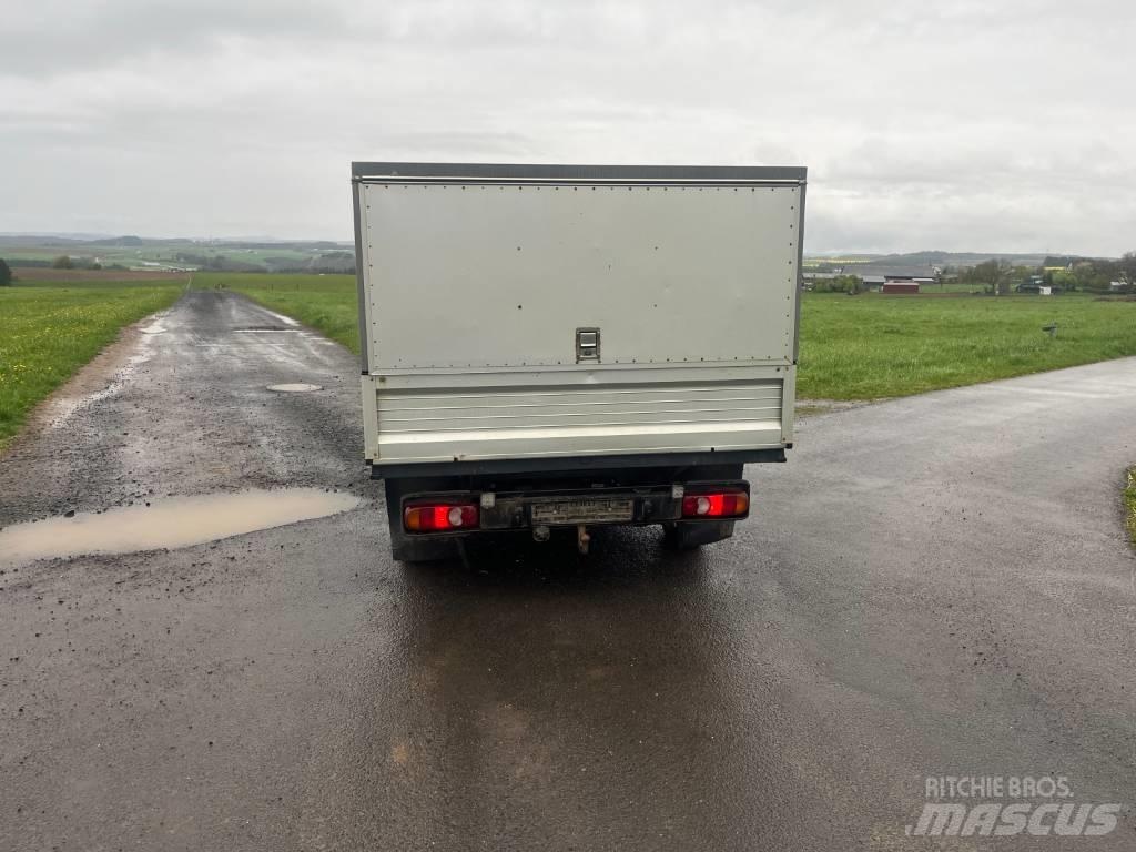 Volkswagen T5 Sunkvežimiai su dengtu kėbulu