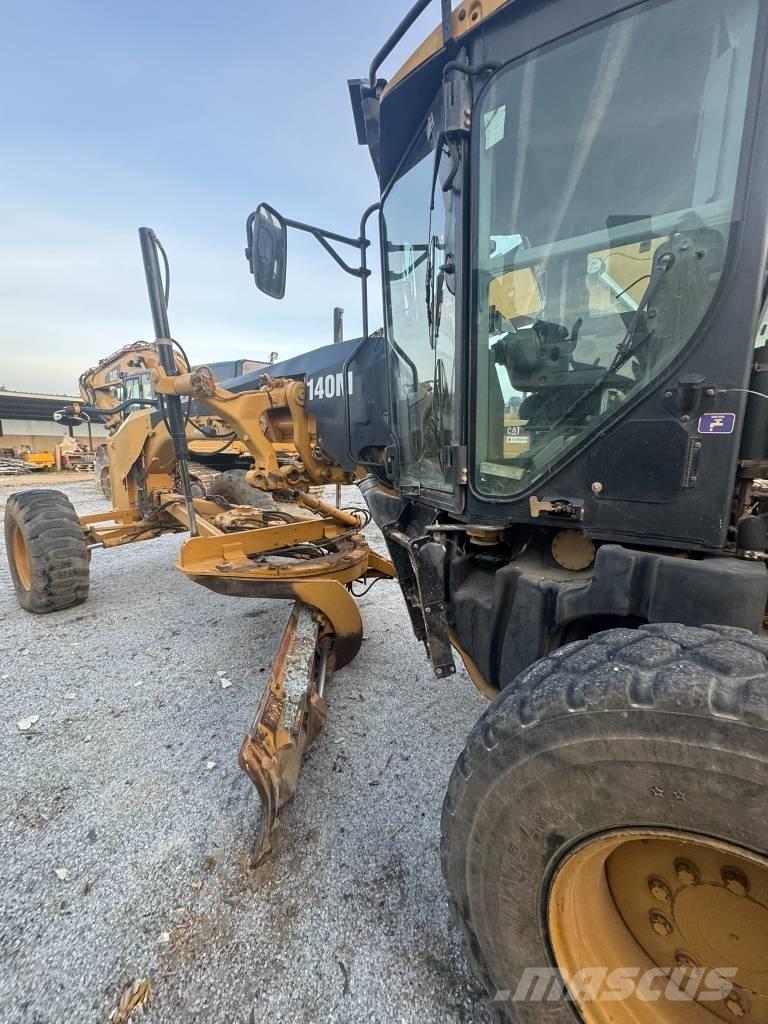 CAT 140 M Greideriai