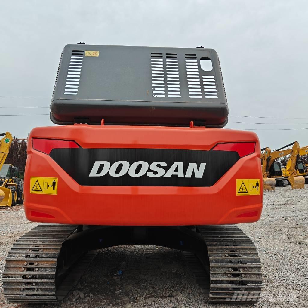 Doosan DX 225 LCA Vikšriniai ekskavatoriai
