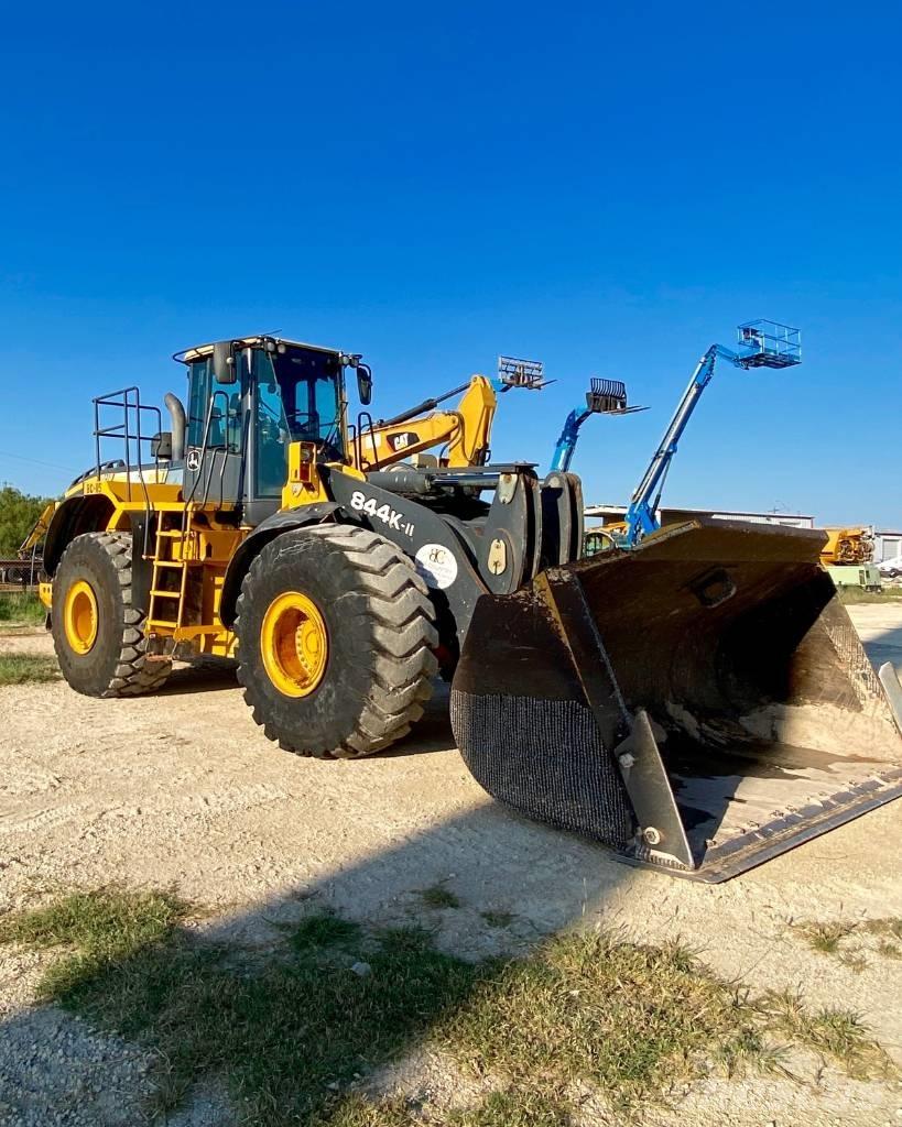 John Deere 844 K Naudoti ratiniai krautuvai
