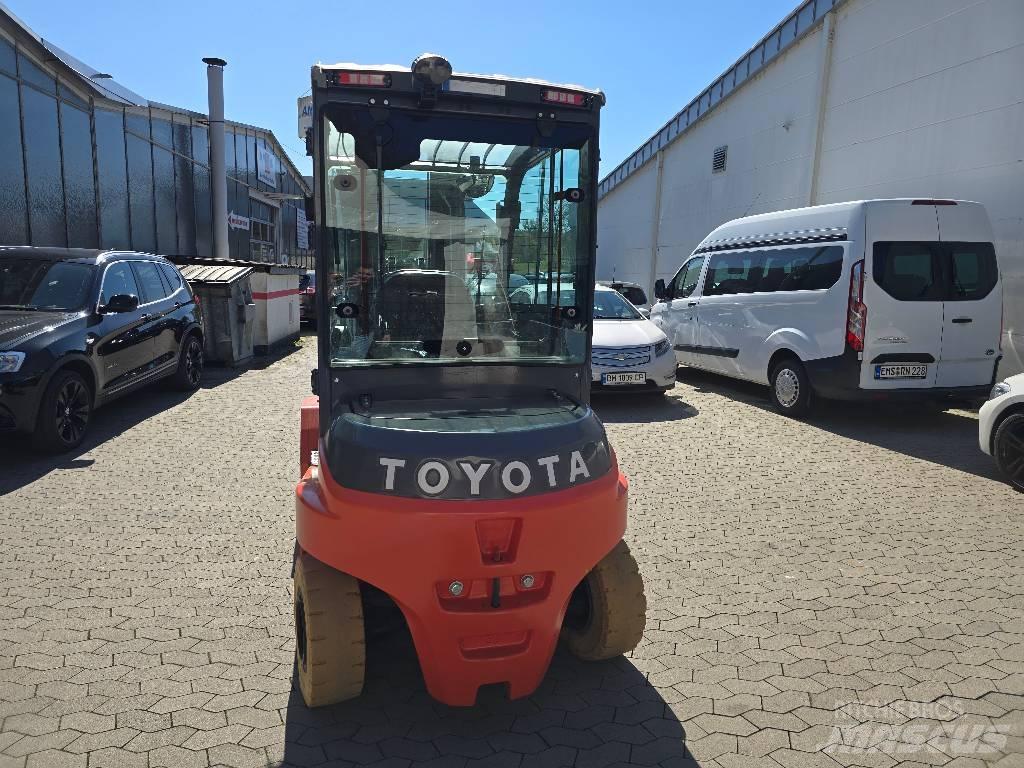 Toyota Traigo 80 Elektriniai šakiniai krautuvai