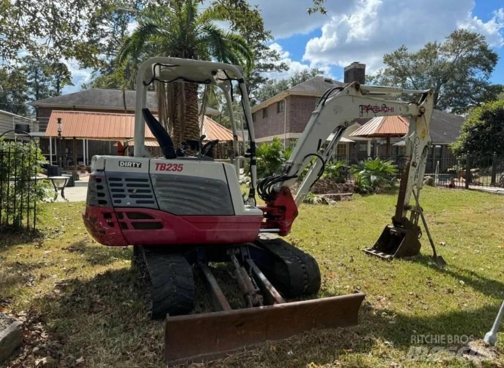 TAKEUCHI TB235 Vikšriniai ekskavatoriai