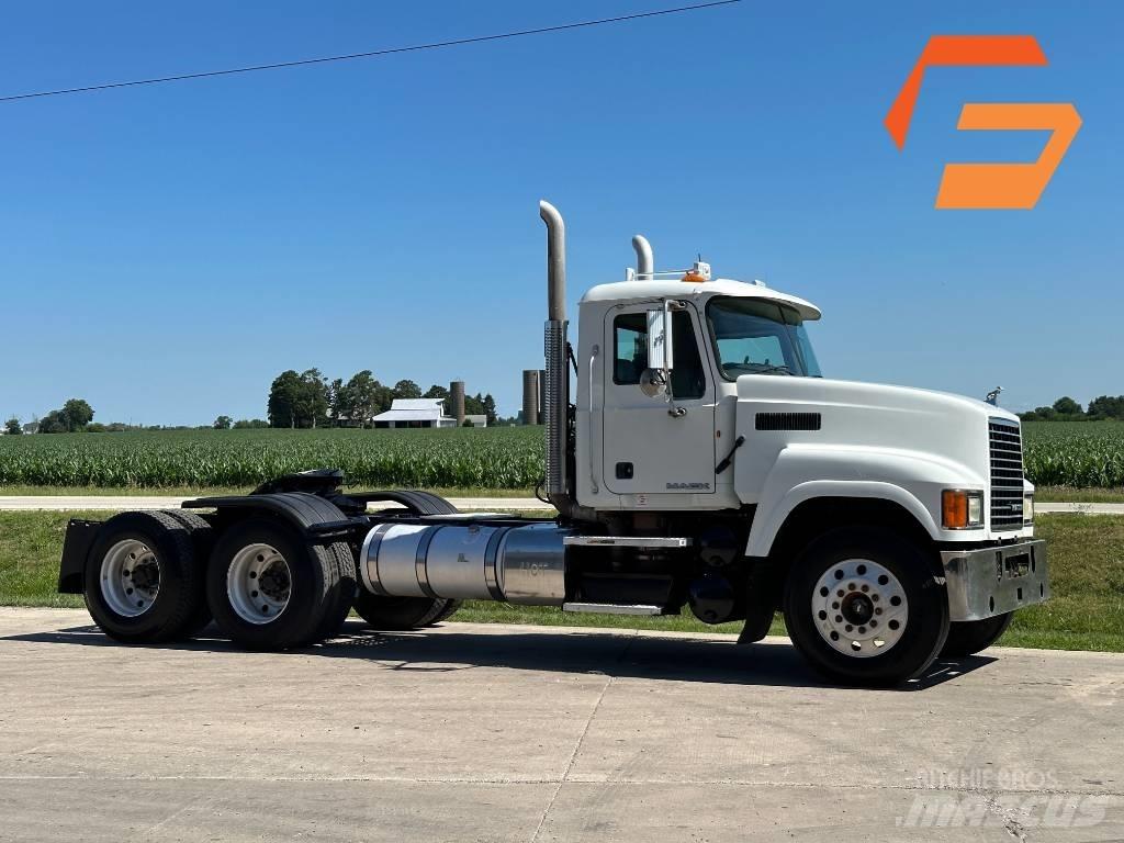 Mack CH 613 Naudoti vilkikai
