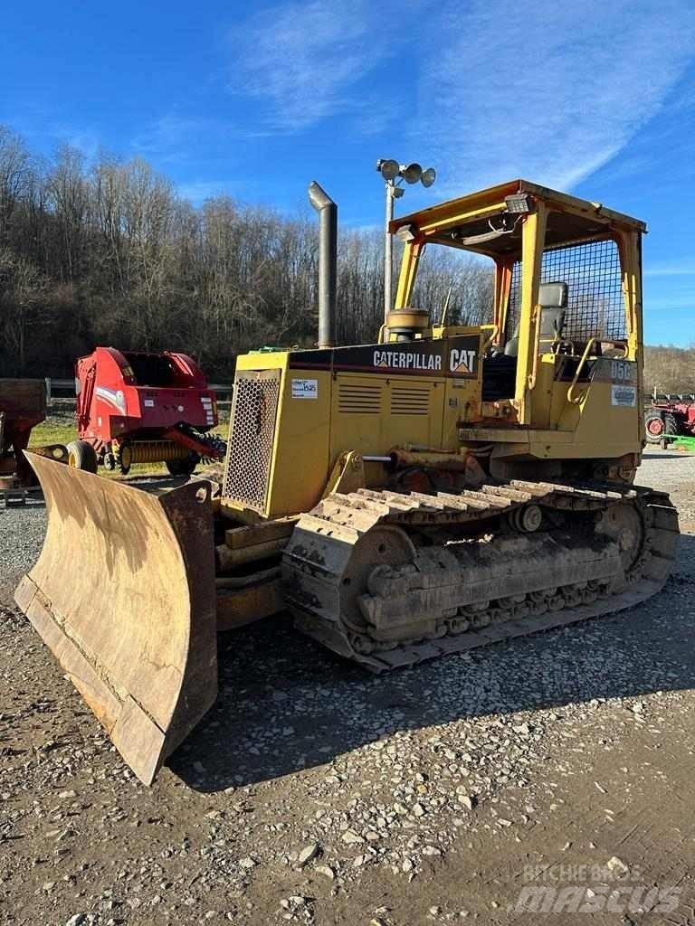 CAT D5C Vikšriniai buldozeriai