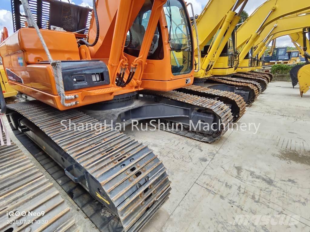 Doosan 225-7 Vikšriniai ekskavatoriai