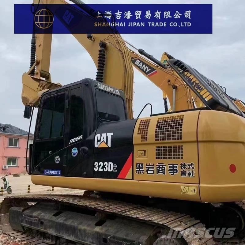 CAT 323 D Vikšriniai ekskavatoriai