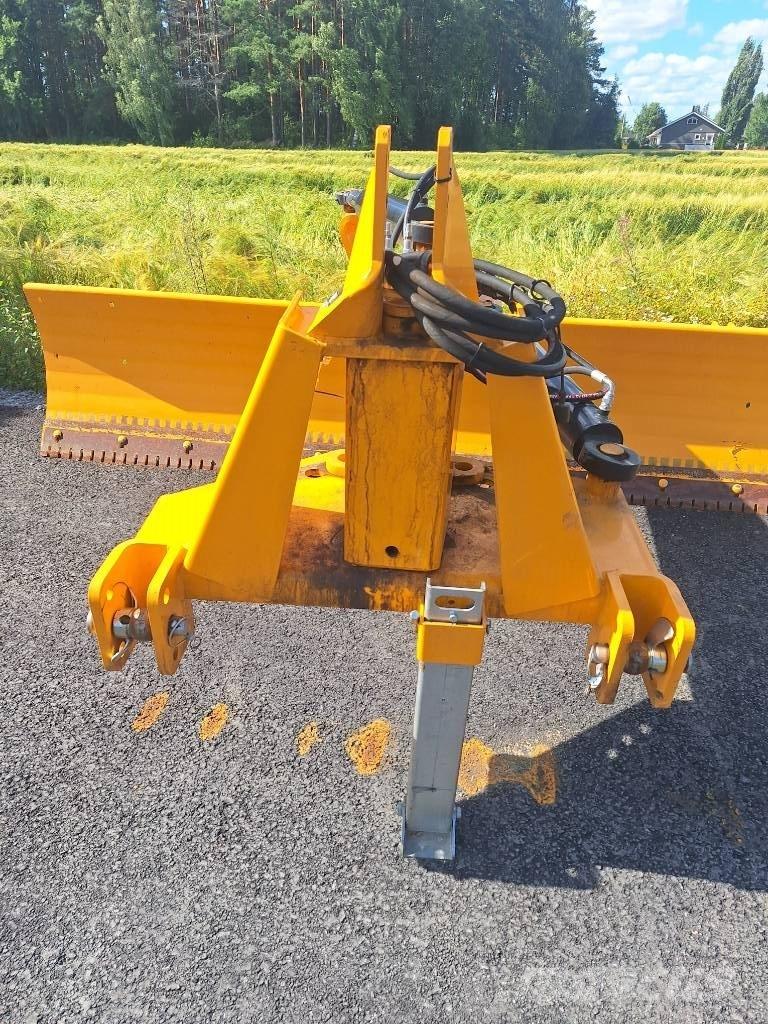 VM W 350 SR Kelių valytuvai