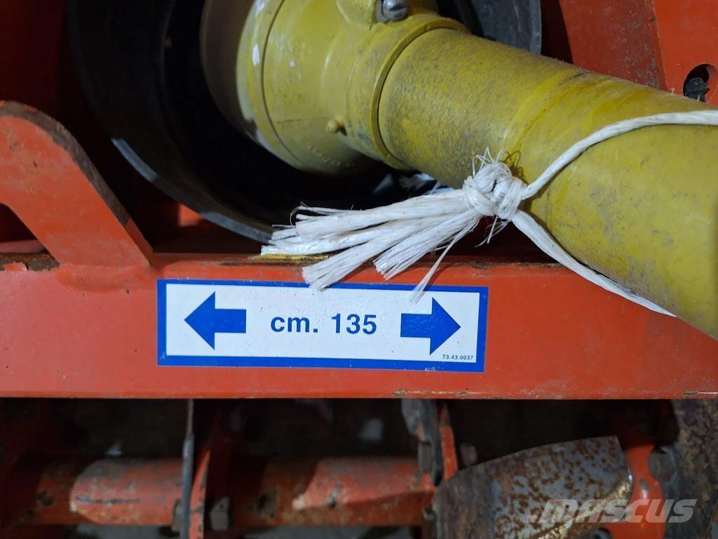 Kubota B2150 Krovimas/Kėlimas - Kita