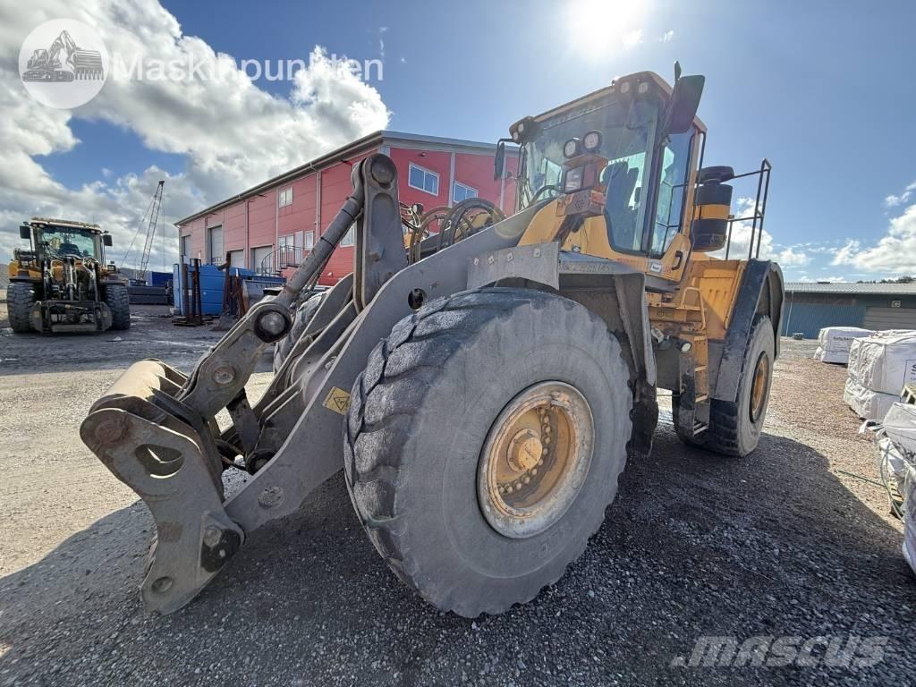 Volvo L 180 F Naudoti ratiniai krautuvai