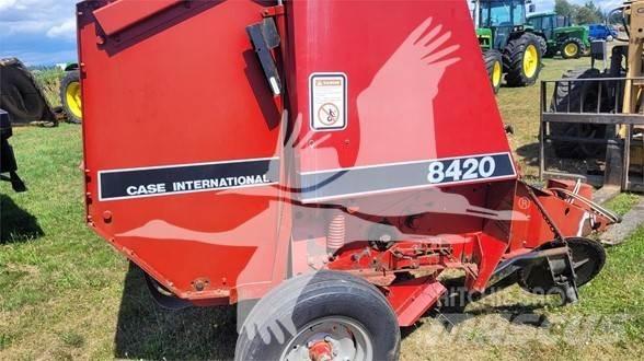 Case IH 8420 Ritinių presai