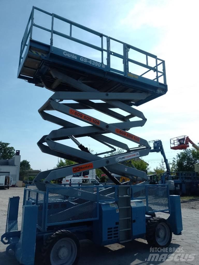 Genie 4390 Žirkliniai keltuvai