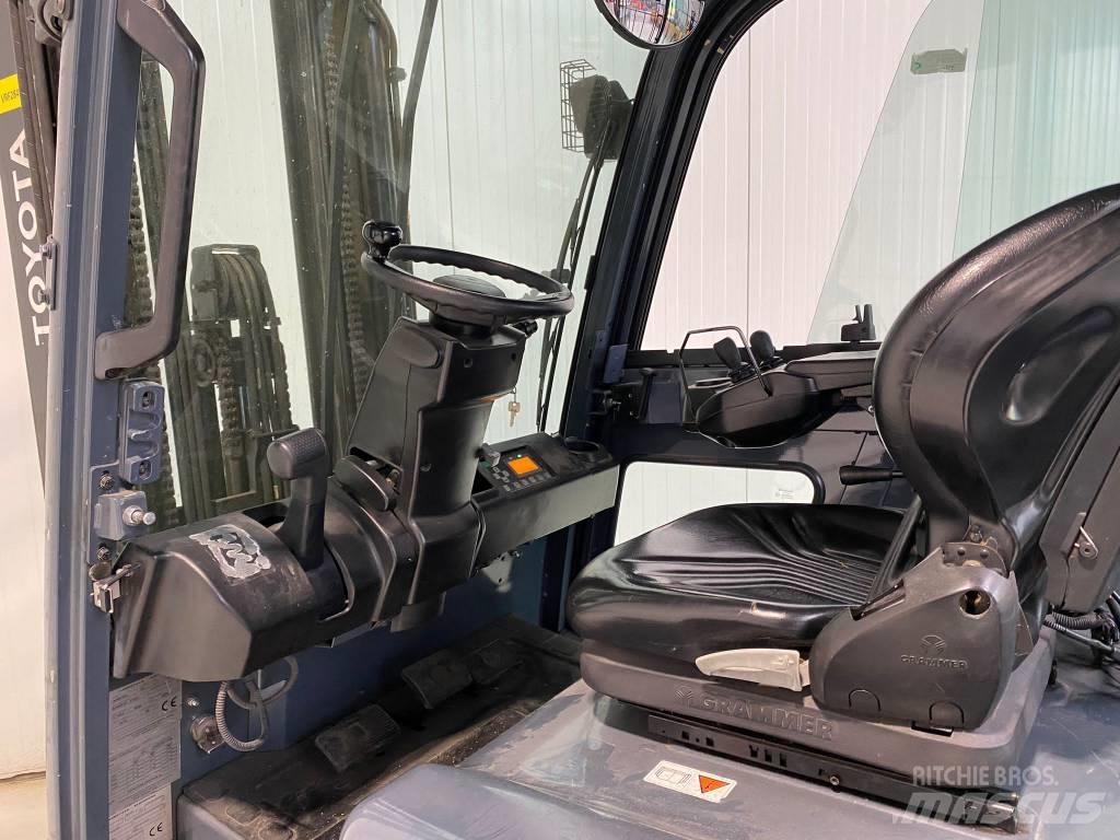 Toyota 8FBMT25 Elektriniai šakiniai krautuvai