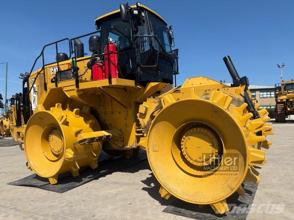 CAT 826 Atliekų presai